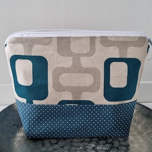 Kosmetiktasche wasserabweisend Damen große XXL Waschtasche geometrisches Muster petrol/beige Kulturbeutel Frauen mit Reißverschluss