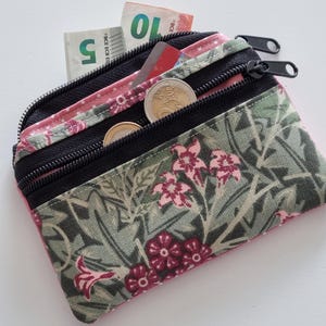 Kleiner Geldbeutel – 3 Fächer, 2x Reißverschluss, mini Portemonnaie grün/rose für Karten & Bargeld, Damen Geldbörse für unterwegs