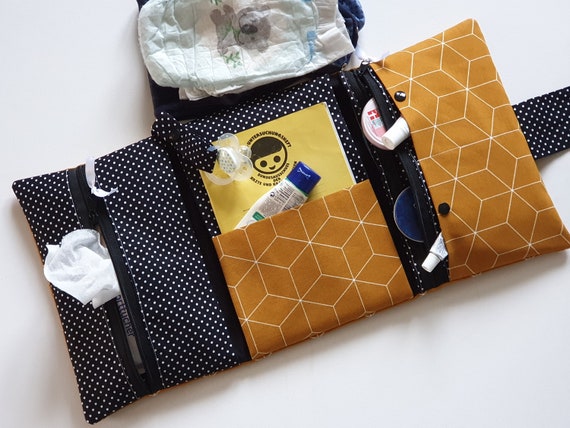 Wickeltasche 3 Seiten große Windeltasche XXL mit Wickelunterlage + personalisiert mit Namen möglich senfgelb schwarz Jungen Mädchen