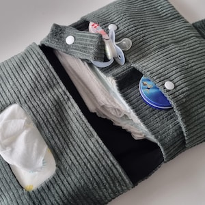 Windeltasche Cord grün XXL große Wickeltasche mit Unterlage möglich Jungen Mädchen Cordstoff