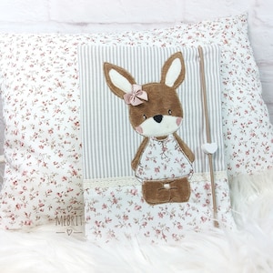 Süße U-Hefthülle mit Fach für Impfpass und Krankenkassenkarte, Hefthülle, Mebrit, U-Heft, Babygeschenk Mädchen. Hase, beige