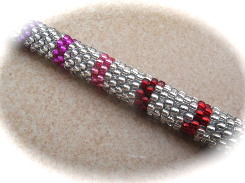 silber-buntes Häkelarmband, Schlaucharmband, gehäkeltes Armband, Glasarmband, Perlenarmband Bild 2