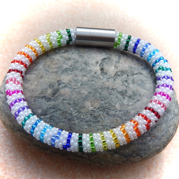 Perlenarmband "Regenbogen",gehäkeltes Perlenarmband,Armband gehäkelt,buntes Armband,Glasperlenarmband,Glasarmband