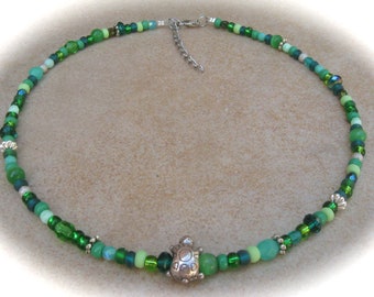 green necklace summer, glass necklace, pearl necklace
