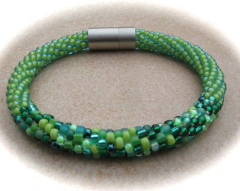 green-turquoise crochet bracelet, crocheted bracelet, hose bracelet, glass bead bracelet, glass bracelet, pearl bracelet