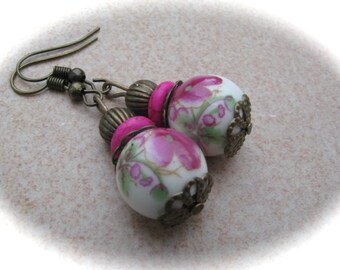 white-pink earrings flowers, ceramic earrings, vintage earrings