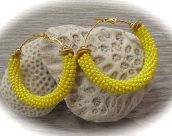 light yellow crochet creoles, earrings, crocheted earrings, glass macerations, crocheted earrings, crochet earrings, crochet earrings