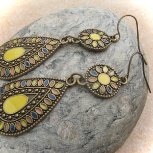 bronze-gelb-bunte Emaille-Ohrhänger