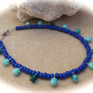speels blauw enkelbandje