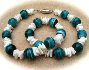 cream white-turquoise shell glass chain