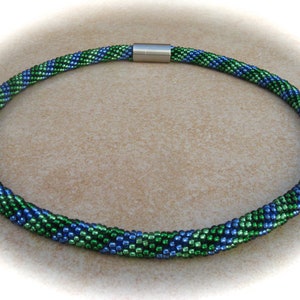 colar de crochê azul esverdeado, corrente de tubo, colar de crochê, colar de crochê, colares de contas, colar de contas de vidro, colar de vidro