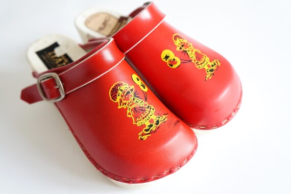 hipster clogs