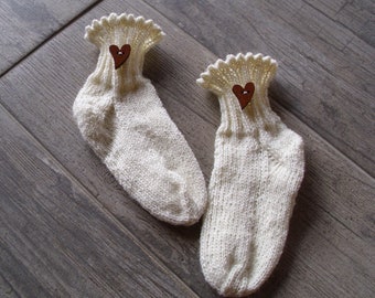 Babysöckchen    Handgestrickte Socken    Taufsöckchen    Schurwollsocken
