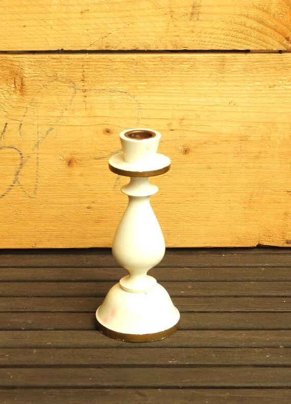 Weißer Kerzenhalter aus Holz  Vintage Wohndeko  #1558175384