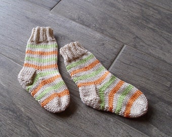 Babysöckchen  Socken aus Baumwolle  Handgestrickt  Ringelsöckchen