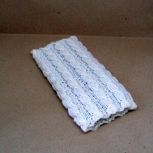 Gestrickte Handysocke mit Zopfmuster  Handyhülle  Smartphone Hülle  Handytasche  #1057058233