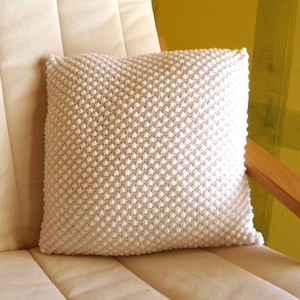 Weißes handgestricktes Kissen  Kissenhülle  40x40  #1570093874