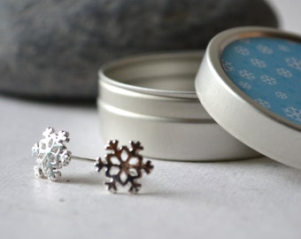 Studs Snowflakes in jewellery bowl no. 2
