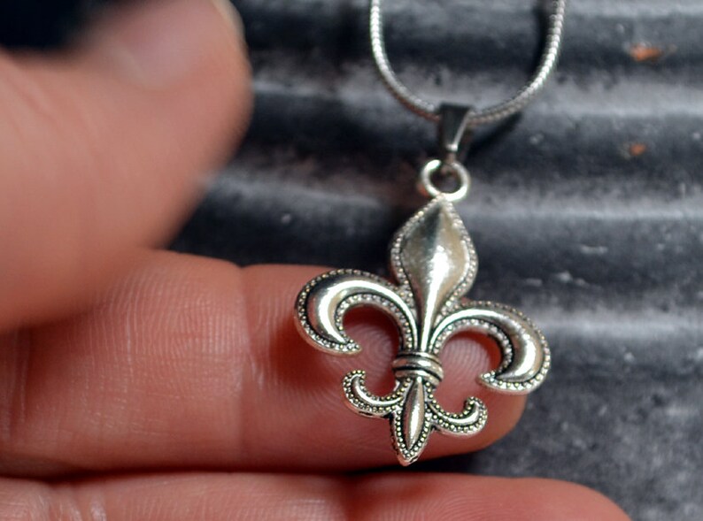 Chain Fleur de Lis, 60 cm long chain, silver-coloured, stainless steel image 2