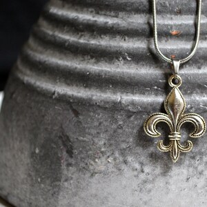 Chain Fleur de Lis, 60 cm long chain, silver-coloured, stainless steel image 3