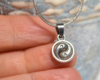 Necklace, Mini pendant, Ying Yang sign, snake necklace, silver