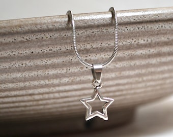 Necklace, snake chain small star