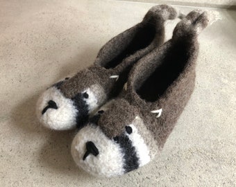 Felt shoes size 37/38 "Funny forest animals - raccoon"