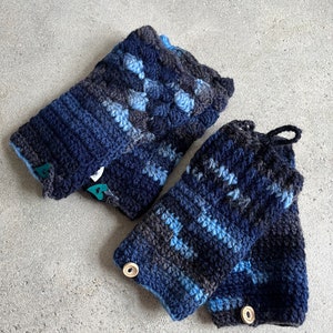 Wrist warmers Stella Blue image 1