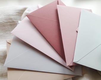 Enveloppen, envelop, C6, kleurrijk, gekleurd, pastel, vochtig verzegeld, beige, roze, lichtblauw, blauwgrijs, oudroze, wijnrood, kleurkeuze