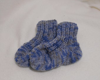 Gestrickte Babysocken Größe 16/17 / Fußlänge 11 cm / 0-9 Monate / Babyschuhe / Babygeschenk / Geburtsgeschenk / Handgestrickte Babysocken