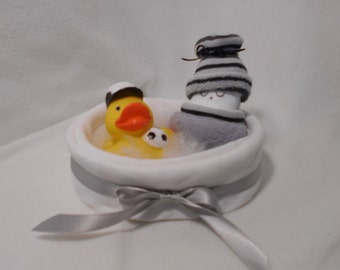 Windelbaby neutral in der Wanne / Babygeschenk Set / Windeltorte / Geburtsgeschenk / Windelzwerg / Windelwichtel / Windelgeschenk