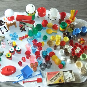 Large collection of vintage miniature shop/dollhouse accessories