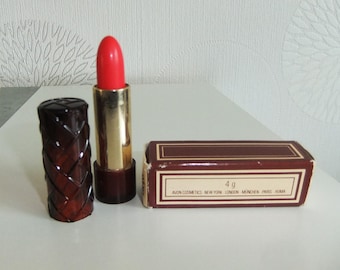 Original Vintage AVON Lipstick &quot;Very Cherry&quot; including outer box, the lipstick is UNUSED