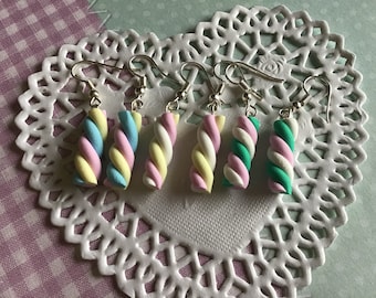 Marshmallow Ohrringe, Polymerclay Schmuck, Fimo Ohrringe, Miniaturen Essen, Kawaii Ohrringe, Fake Süßigkeiten