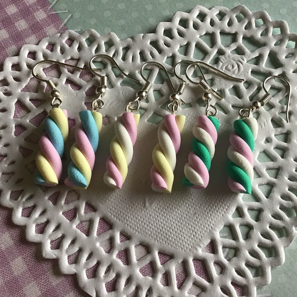 Marshmallow Ohrringe, Polymerclay Schmuck, Fimo Ohrringe, Miniaturen Essen, Kawaii Ohrringe, Fake Süßigkeiten