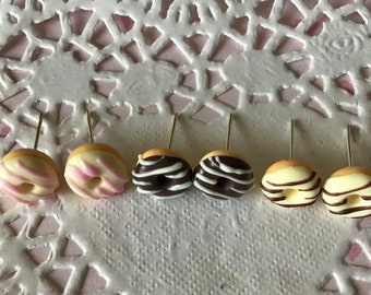 Donut Ohrstecker, Fimo Schmuck, Polymer clay Schmuck, Kawaii Fimo, süßer Schmuck, Miniatur Essen