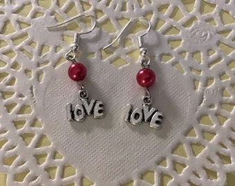 Ohrringe Love, Liebe Ohrringe mit Perlen, Geschenkidee für Verliebte, romantische Ohrringe, ausgefallener Schmuck, Perlenohrringe,