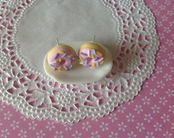 Donut Ohrstecker, Fimo Schmuck, Polymer clay Schmuck, Kawaii Fimo, süßer Schmuck, Miniatur Essen