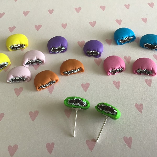 Schokolinsen Ohrstecker, Polymer clay sweets, Kawaii Fimo, süßer Schmuck, Miniatur Essen