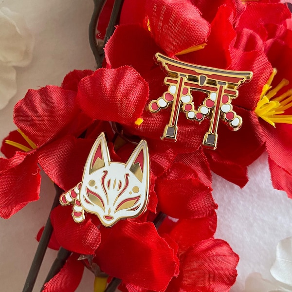 Kitsune Maske, Torii Tor, Mini Emaille Pins, Japanische Folklore, Schreinbewohner