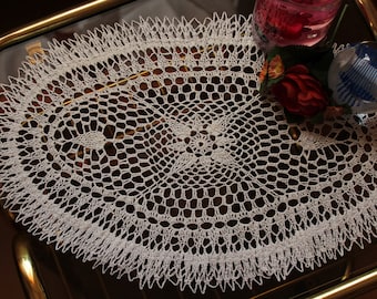 Decorative doily, crocheted, 27 x 41 cm, white