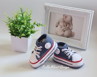 Jeansblau gehäkelte Babyturnschuhe gehäkelte Babyschuhe gehäkelte Babysneaker gehäkelte Babyschnürschuhe mit Ösen, doppelte Sohle