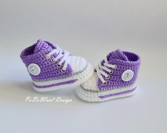 Lilac crocheted baby sneakers, crocheted baby sneakers, crocheted baby shoes, baby sports shoes, baby lace-up shoes with eyelets and laces