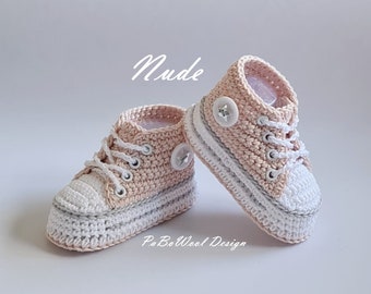 Nude gehäkelte Babysneaker, aus 100% Baby Bio Cotton  gehäkelte Babyturnschuhe, doppelte Sohle, Ösen , Schnürsenkel