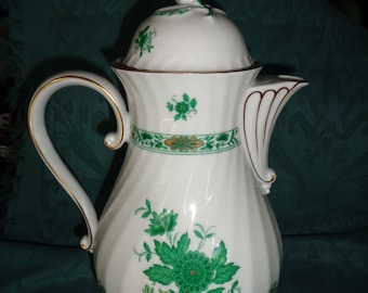 Vintage*Coffeepot*Teapot*Porcelain*White-Green*