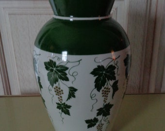 Vintage*Vase*DDR*Grün-Weiß*Efeu*Porzellan*Edel*30cm*Wunderschön*