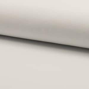 Puede incluir: Primer plano de una tela blanca con una textura lisa. La tela está doblada por la mitad, creando una curva suave y delicada.