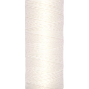 May include: A white spool of Gutermann thread with the text "200 m - 220 yds/vgs" on the bottom.
