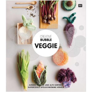 Könnte beinhalten: Buchcover mit dem Titel "CREATIVE BUBBLE VEGGIE" und verschiedenen gehäkelten Gemüsearten, darunter Rüben, eine Karotte und Mais. Die Gemüse sind in leuchtenden Farben gehalten und haben eine strukturierte Oberfläche. Der Hintergrund ist hellgrau mit einem kreisförmigen Design.