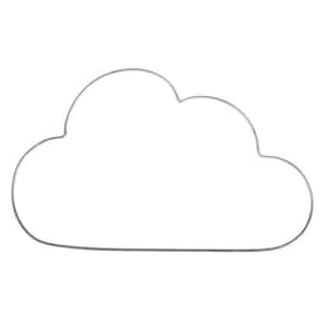 Op de afbeelding: Een metalen koekjesvormpje in de vorm van een wolk.